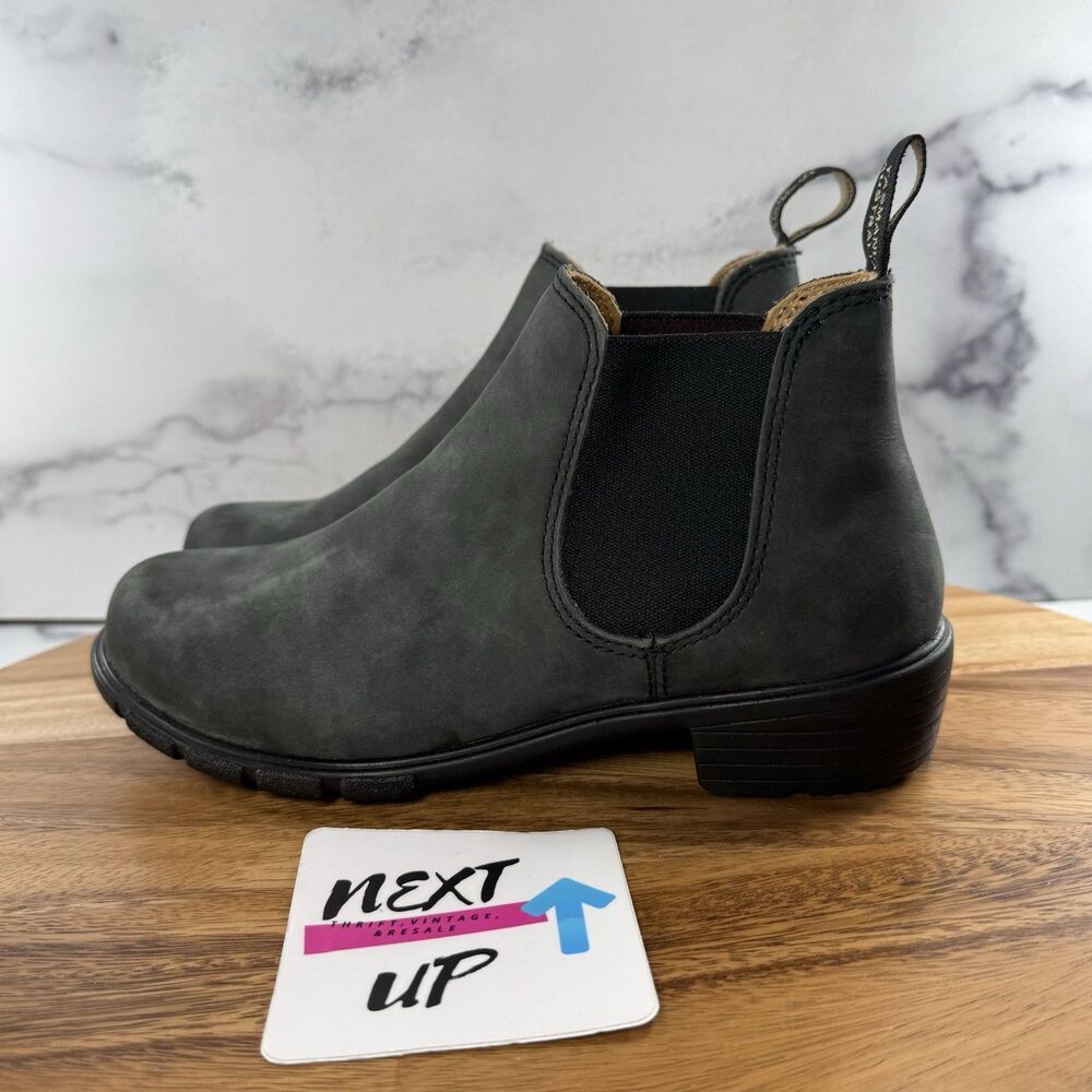Womens size 7.5-Blundstone 1971 Chelsea Boots Leather Rustic Distressed Black